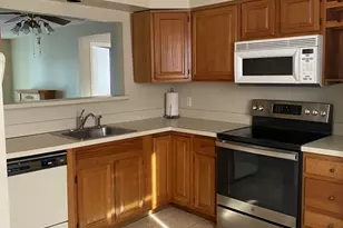 330 Sunderland Rd, Worcester, MA 01604 - Photo 5