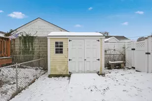 14 Caswell St, New Bedford, MA 02745 - Photo 29