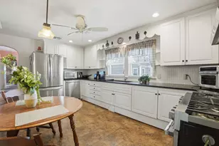 14 Caswell St, New Bedford, MA 02745 - Photo 5