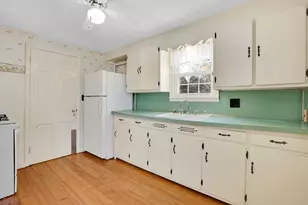 56 Pennsylvania Ave, Springfield, MA 01118 - Photo 3