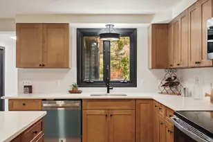 9 Bray Ct, Pelham, MA 01002 - Photo 15