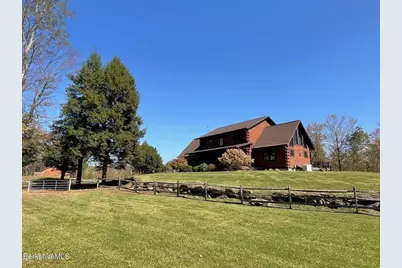 1020 Cascade Street, Pittsfield, MA 01201 - Photo 3