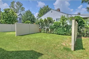 37 Walnut Pl, Newton, MA 02460 - Photo 11