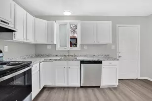 140-142 Cherry St, Springfield, MA 01105 - Photo 9