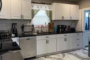 92 Maverick St, Fitchburg, MA 01420 - Photo 17