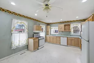 108 Marshall Rd, Lowell, MA 01852 - Photo 3