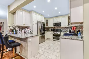 14 Oakhurst St, Boston, MA 02124 - Photo 11