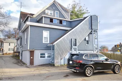 26 Belcher St, Chicopee, MA 01020 - Photo 3