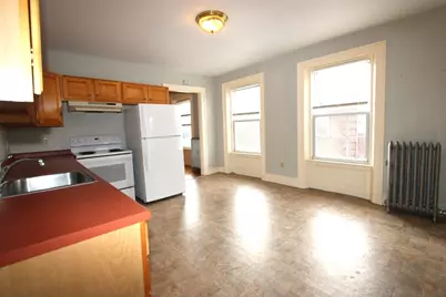 122 Elm St #C, Millbury, MA 01527 - Photo 3