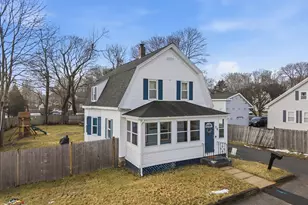 26 Wareham St, Middleborough, MA 02346 - Photo 1