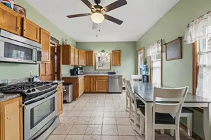 26 Wareham St, Middleborough, MA 02346 - Photo 3