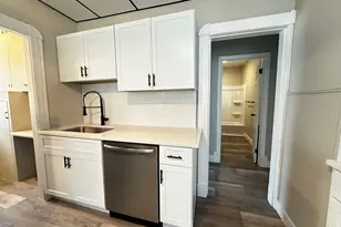 32 Somerset St, Springfield, MA 01108 - Photo 3