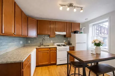 1056 Cambridge St #3R, Cambridge, MA 02141 - Photo 1