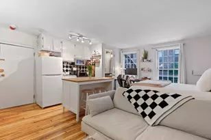 36 Joy St, Boston, MA 02114 - Photo 3