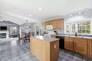 14 Mark's Ln, Freetown, MA 02717 - Photo 17