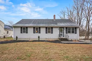 31 Union St, Barre, MA 01005 - Photo 1