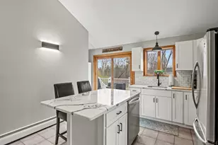 31 Union St, Barre, MA 01005 - Photo 9