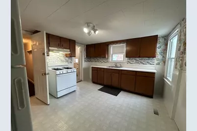 126 Lowell St #UR, Peabody, MA 01960 - Photo 3