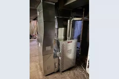 32 Wendell Pl, Springfield, MA 01105 - Photo 7