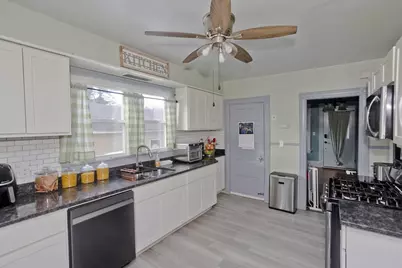 41 Embury St, Springfield, MA 01109 - Photo 33