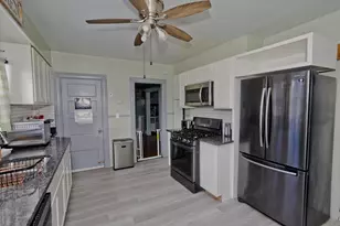 41 Embury St, Springfield, MA 01109 - Photo 31