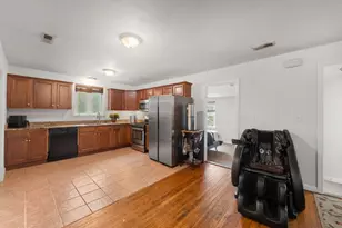 18 Edinboro Ave, Brockton, MA 02301 - Photo 11