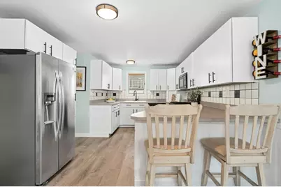 33 Lakeview Ave, Bellingham, MA 02019 - Photo 5