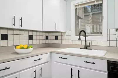 33 Lakeview Ave, Bellingham, MA 02019 - Photo 23