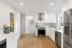 7 Bennett St, Medford, MA 02155 - Photo 11