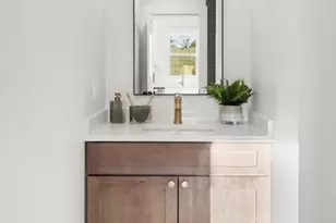 7 Bennett St, Medford, MA 02155 - Photo 19