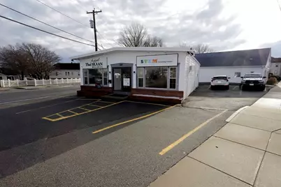 597 Dartmouth St #AB, Dartmouth, MA 02748 - Photo 3