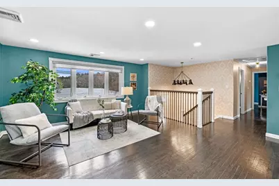 54 Methuen Rd, Dracut, MA 01826 - Photo 5