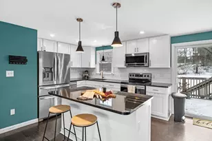 54 Methuen Rd, Dracut, MA 01826 - Photo 7