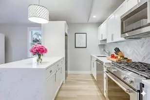 29 Goldsmith St, Boston, MA 02130 - Photo 3