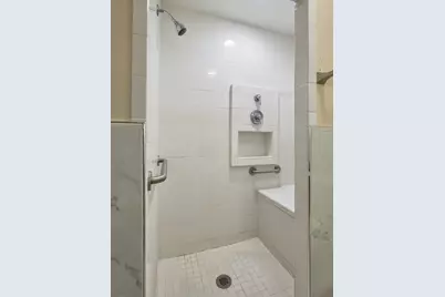 29 Dillon St, Worcester, MA 01604 - Photo 19