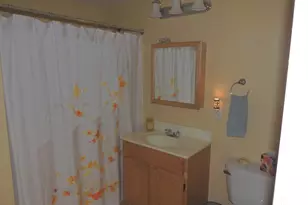 24 Greenleaves Dr, Amherst, MA 01002 - Photo 9