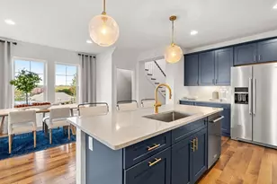 38 E Pt Dr, East Providence, RI 02916 - Photo 7