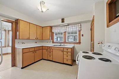 50 Warsaw Ave, Ludlow, MA 01056 - Photo 11