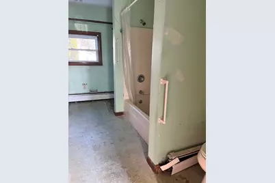 55 Grant St, Dracut, MA 01826 - Photo 5