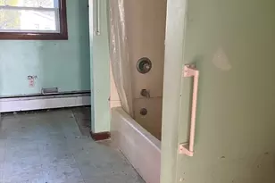 55 Grant St, Dracut, MA 01826 - Photo 5