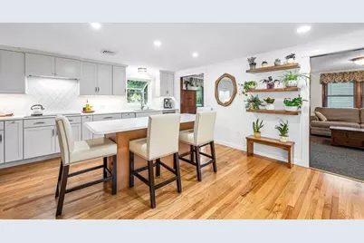 83 Loomis Dr, Chicopee, MA 01020 - Photo 3