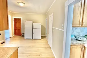 136 Gershom Ave, Lowell, MA 01854 - Photo 9