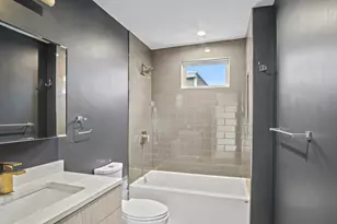 26 Crescent Ave, Boston, MA 02125 - Photo 11