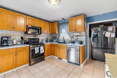 6 Briggs St, Taunton, MA 02780 - Photo 3