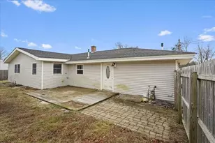 110 Lisa Ann Dr, Bellingham, MA 02019 - Photo 35