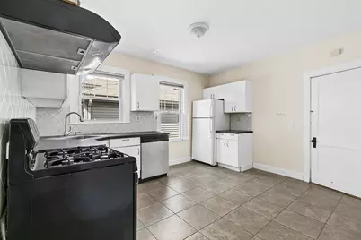 723-725 Fellsway #2, Medford, MA 02155 - Photo 3