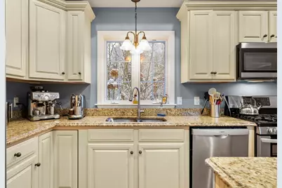 8 Jillian Dr, Bourne, MA 02532 - Photo 11