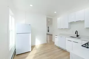 33 Florence St, Worcester, MA 01610 - Photo 17