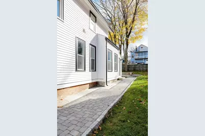 33 Florence St, Worcester, MA 01610 - Photo 5
