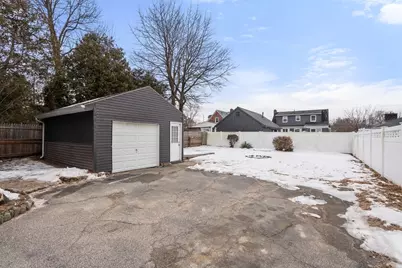 29 Sunnymeade Ave, Chicopee, MA 01020 - Photo 29